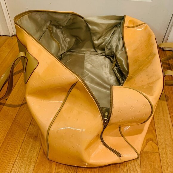 ARCADIA Classic Yellow Embossed Patent Leather Gateway XL Weekender Bag - Picture 9 of 16